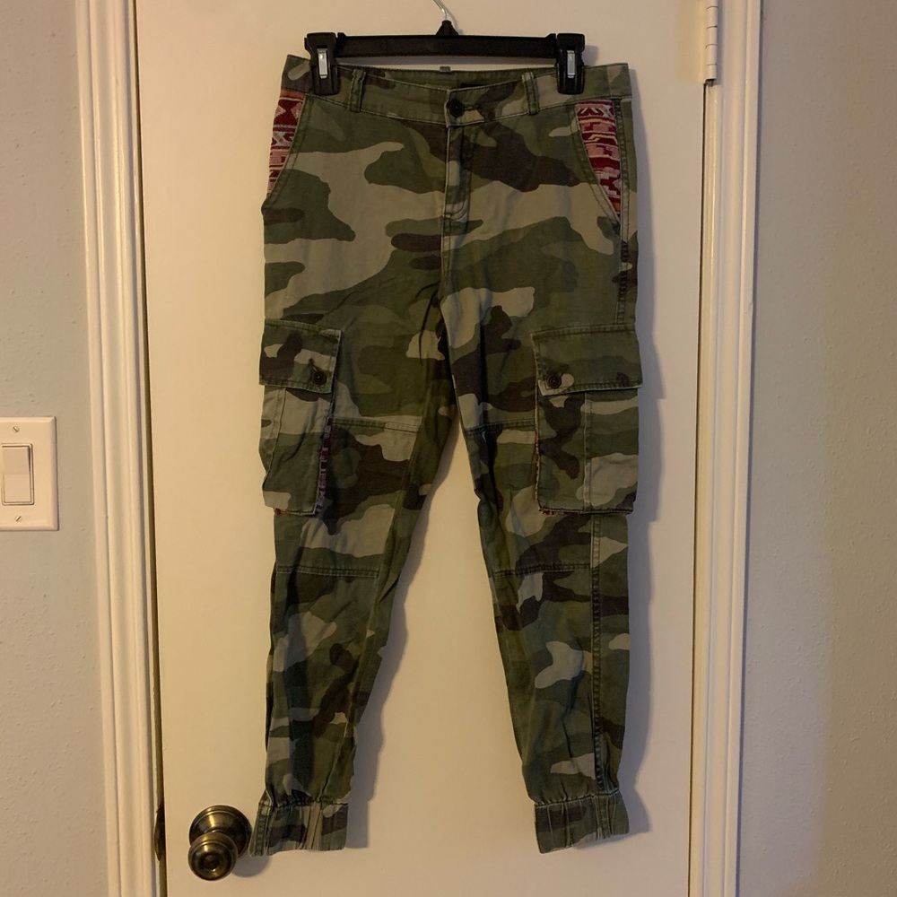 Elastic bottom BDG camos